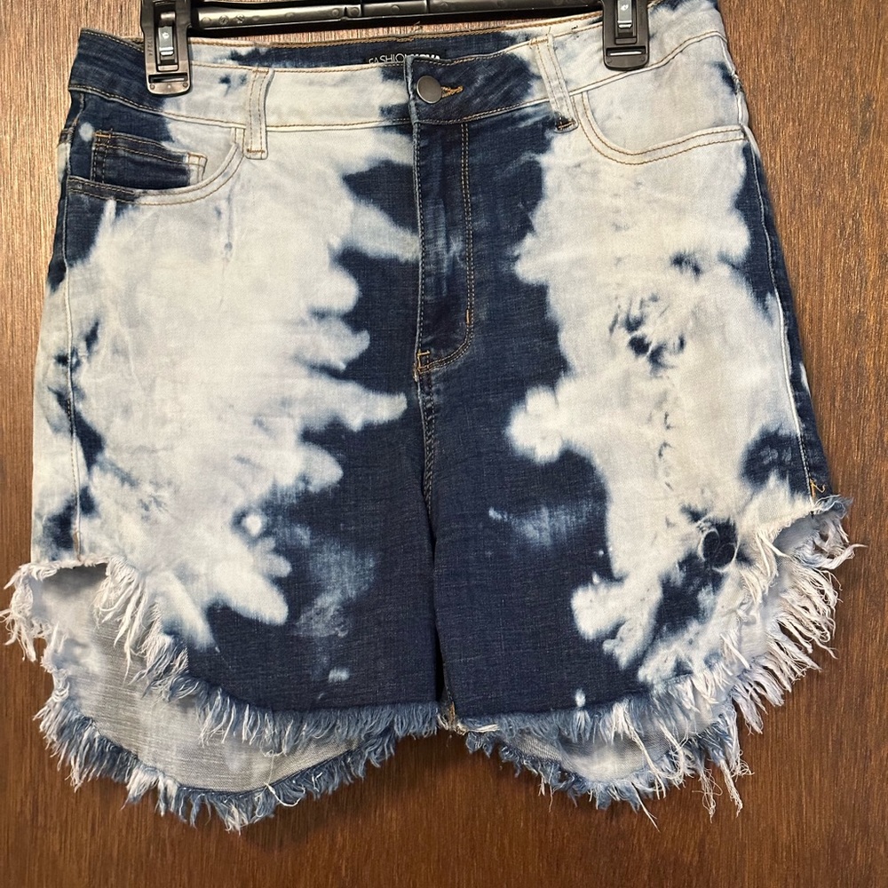 Stretchy jean shorts size 13 fashion nova